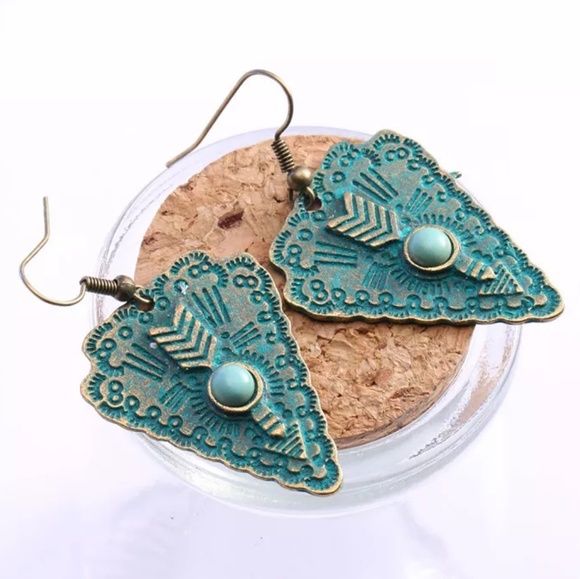 Jewelry - 🌸4/$25🌸 New Arrowhead Earrings